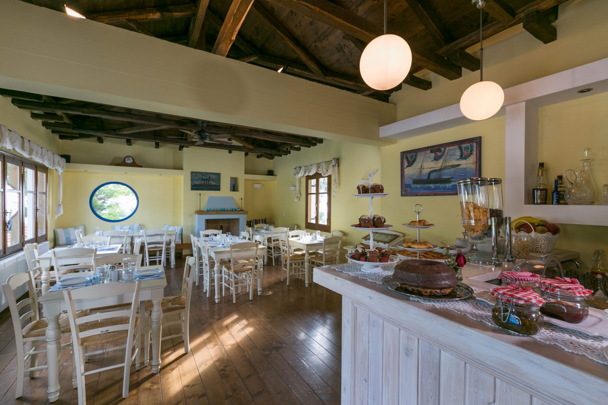Aeolos Horefto hotel pansionski restoran.jpg