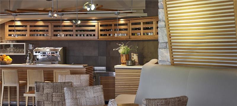 Hotel Domotel Agios Nikolaos lobby bar.jpg