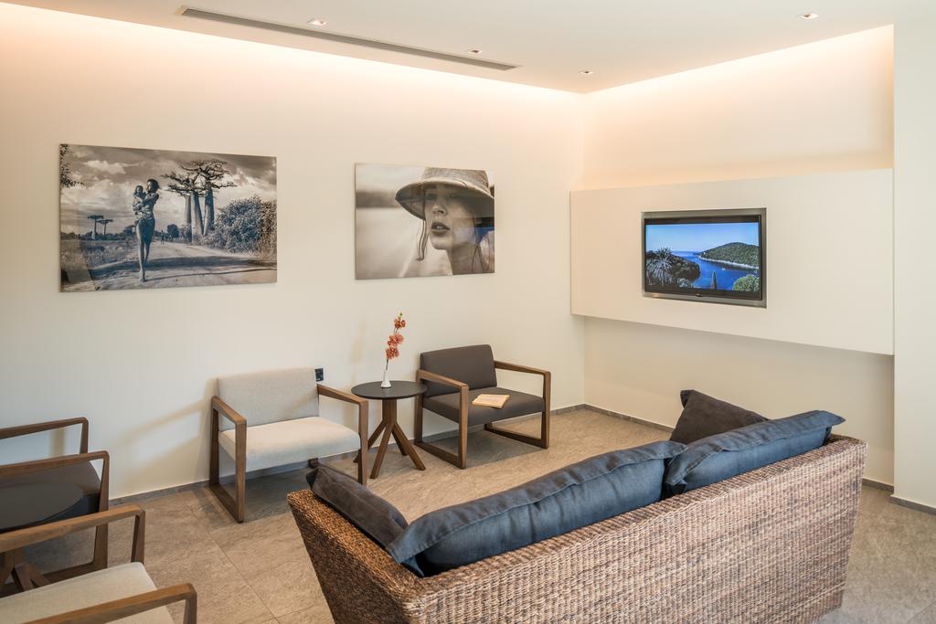 Hotel Domotel Agios Nikolaos lobby.jpg