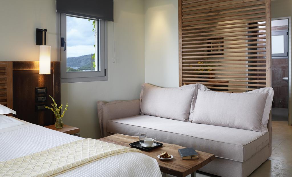 Hotel Domotel Agios Nikolaos twin double room 2.jpg