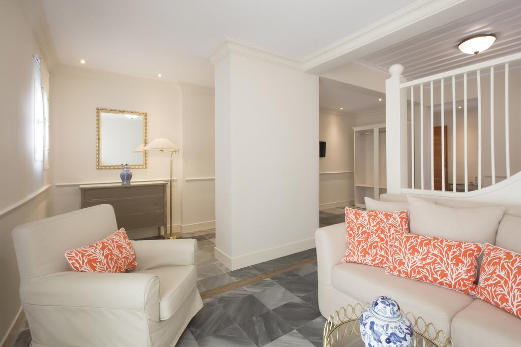 Hotel Dorion suite 3.jpg