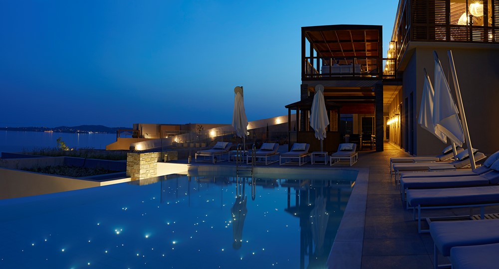 Eagles Villas outdoor pool.jpg