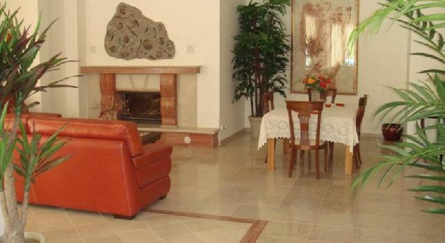 Hotel Eden lobby.jpg