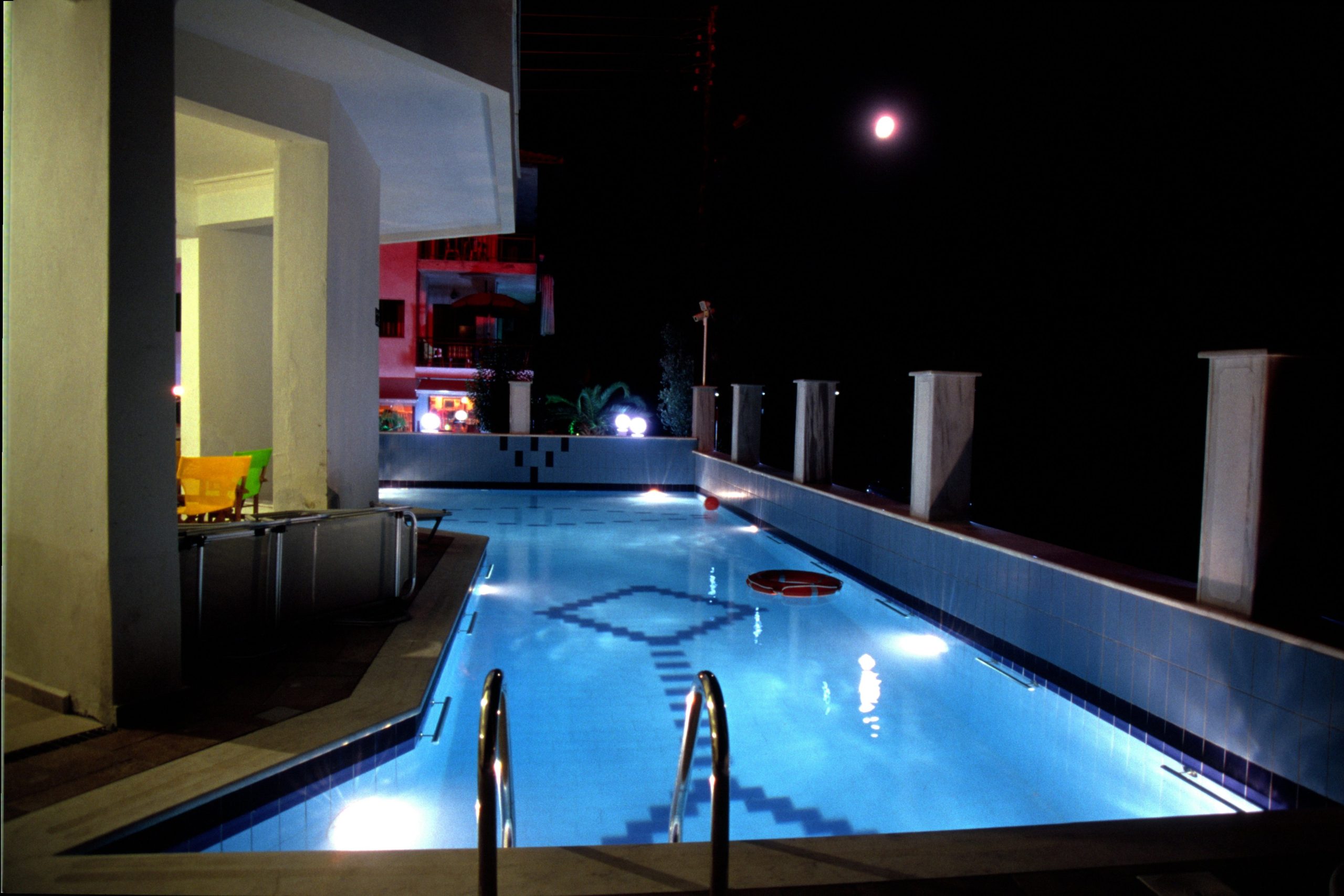 Hotel Eden pool 2.jpg