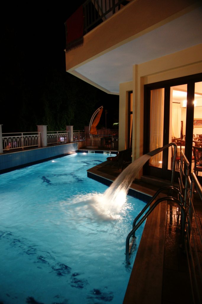 Hotel Eden pool.jpg