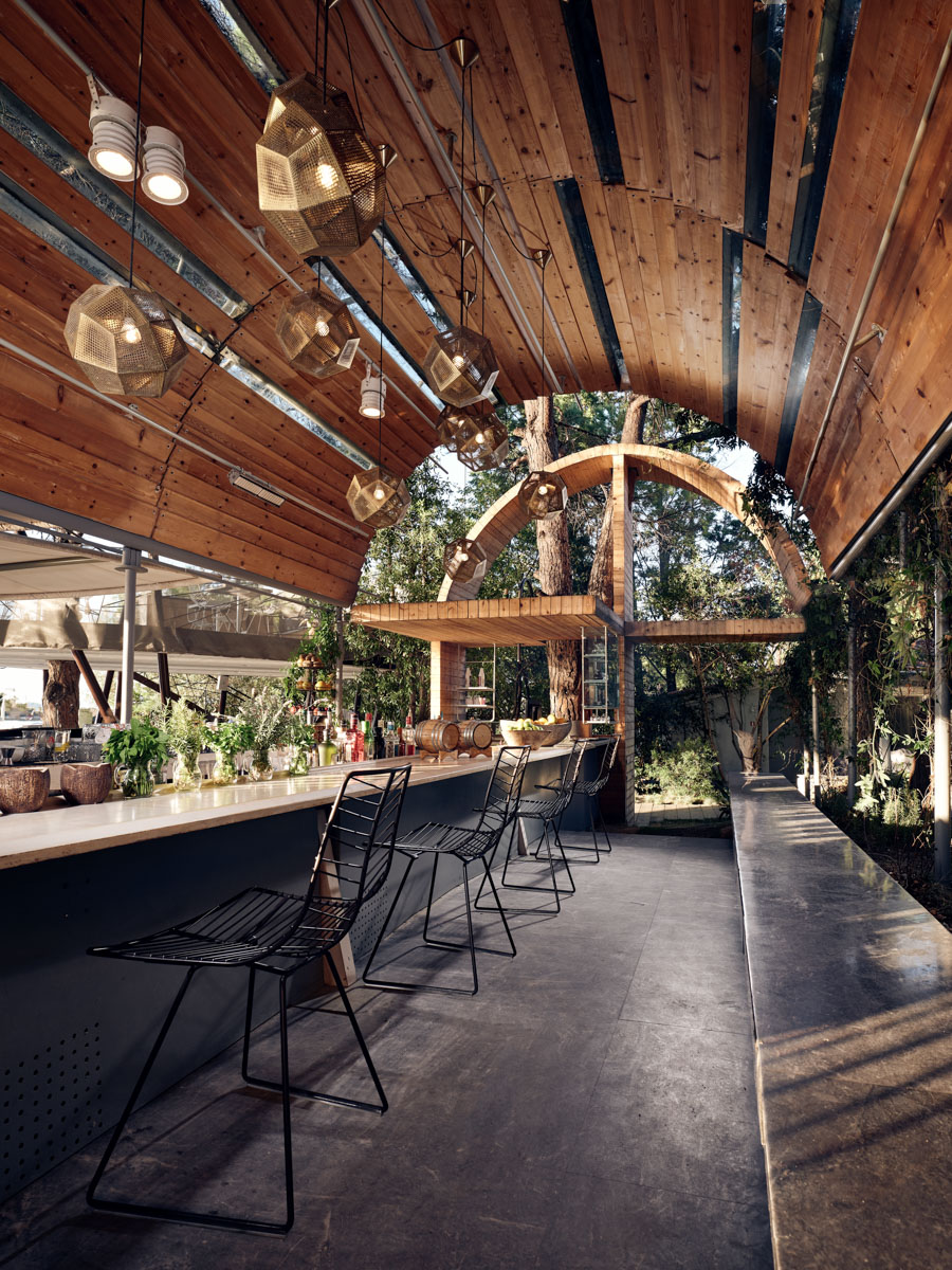 Hotel Ekies All Senses Resort bar loligo.jpg