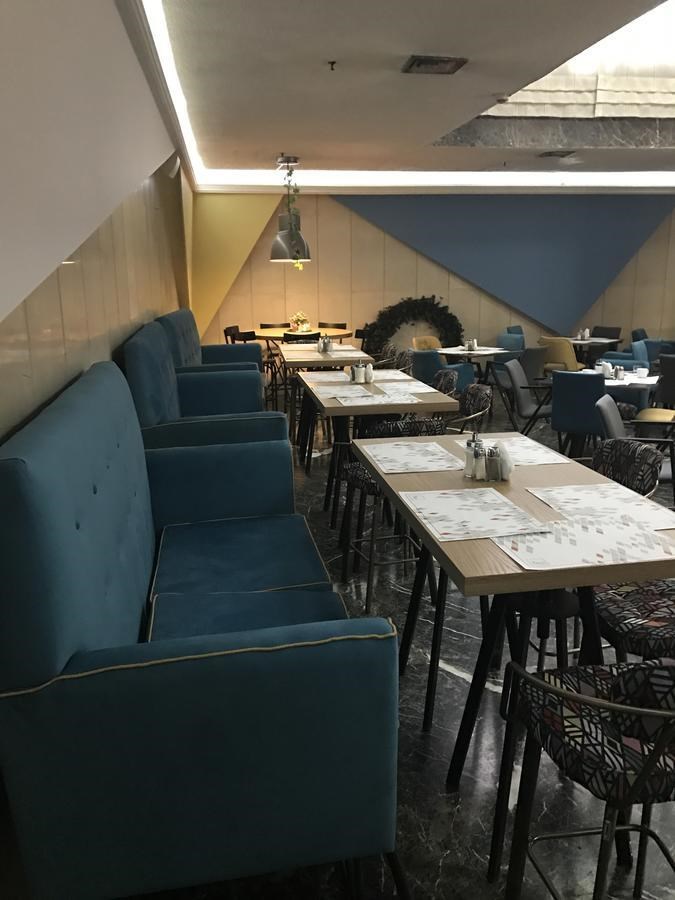 Hotel El Greco restaurant 1.jpg