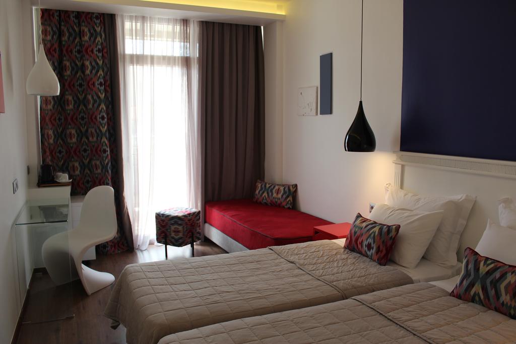 Hotel El Greco triple room 1.jpg