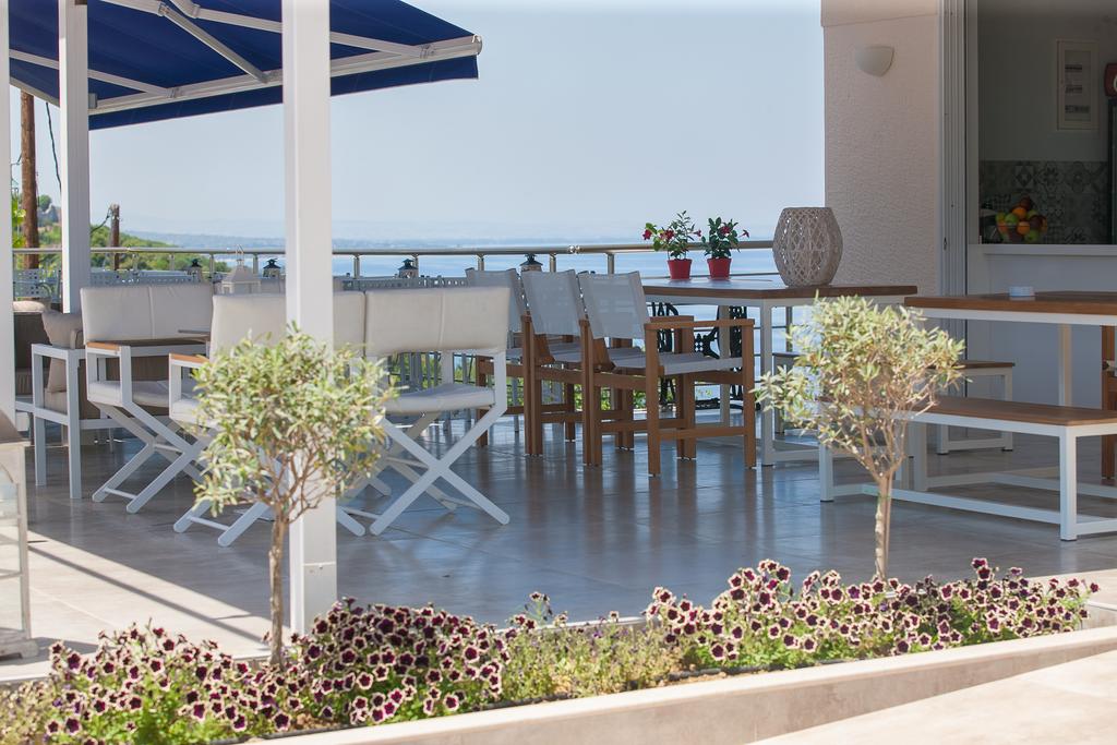 Hotel 12 Olympian Gods balcon.jpg