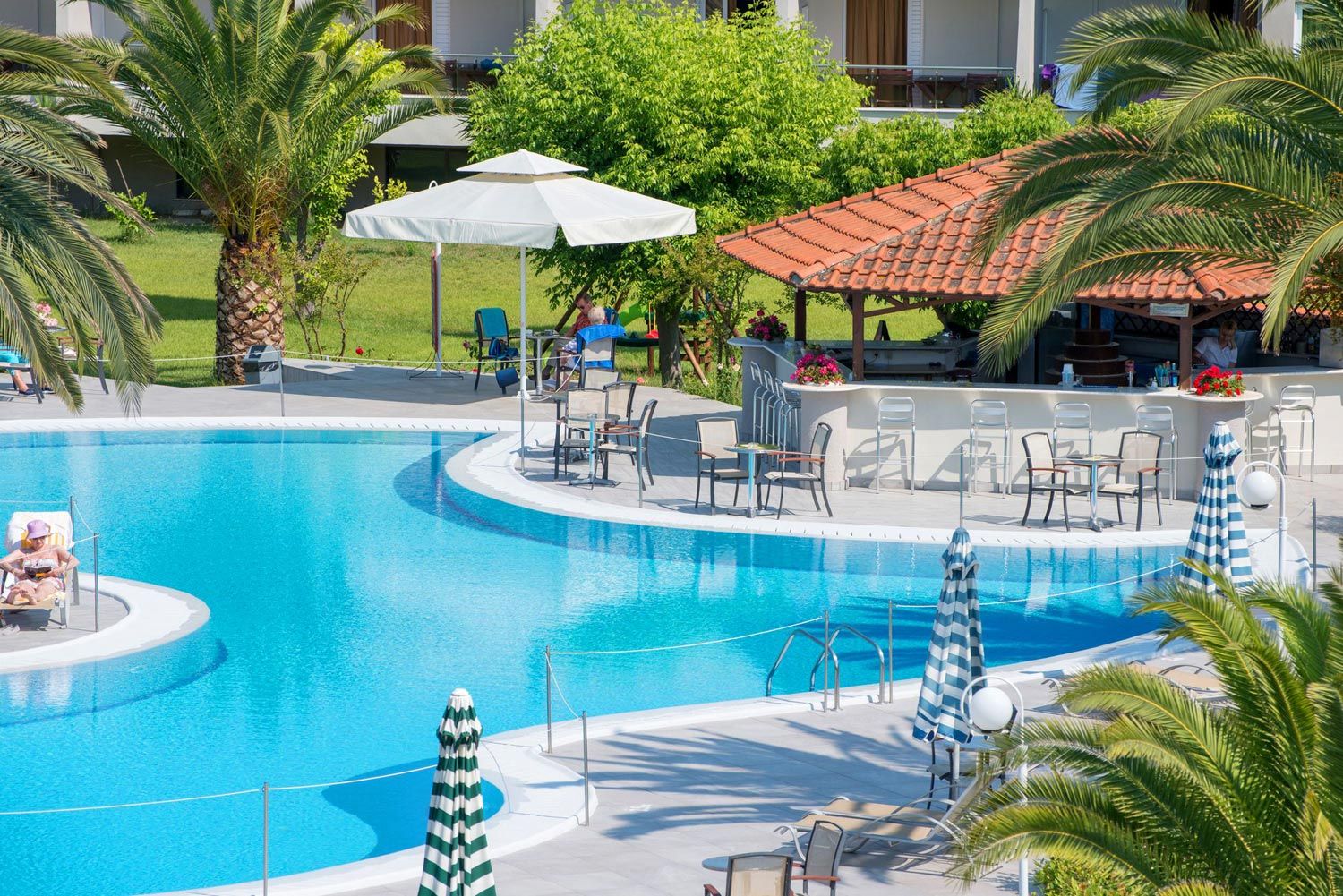 Hotel Aethria-Bar na bazenu.jpg