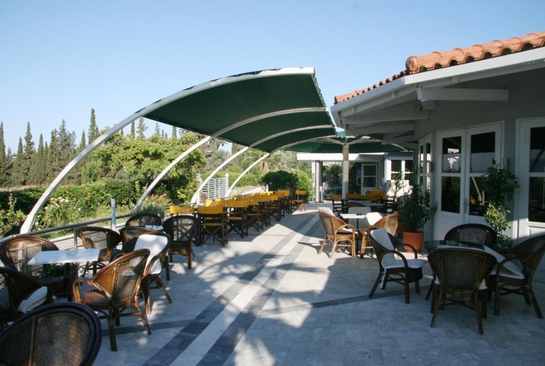 Hotel El Greco Eretria bar 1.jpg