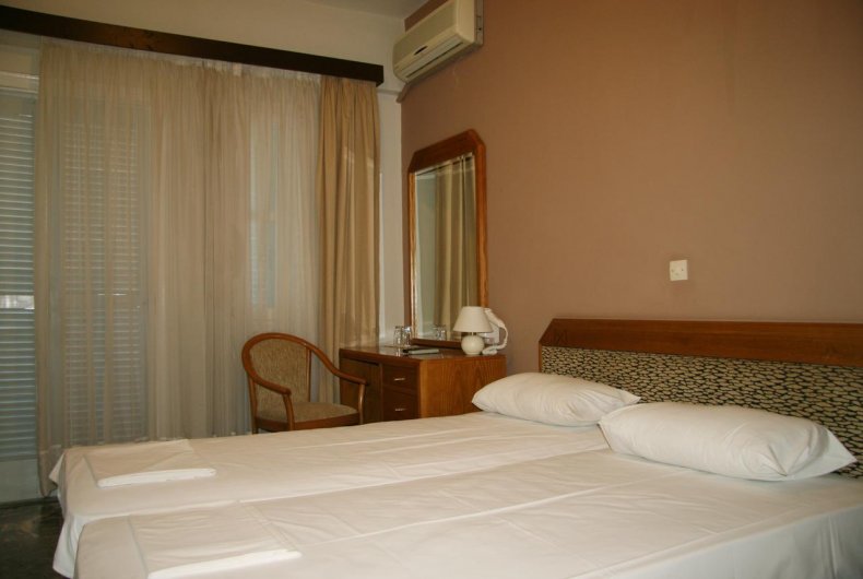Hotel El Greco Eretria double room.jpg