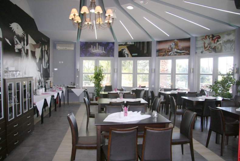 Hotel El Greco Eretria restaurant.jpg