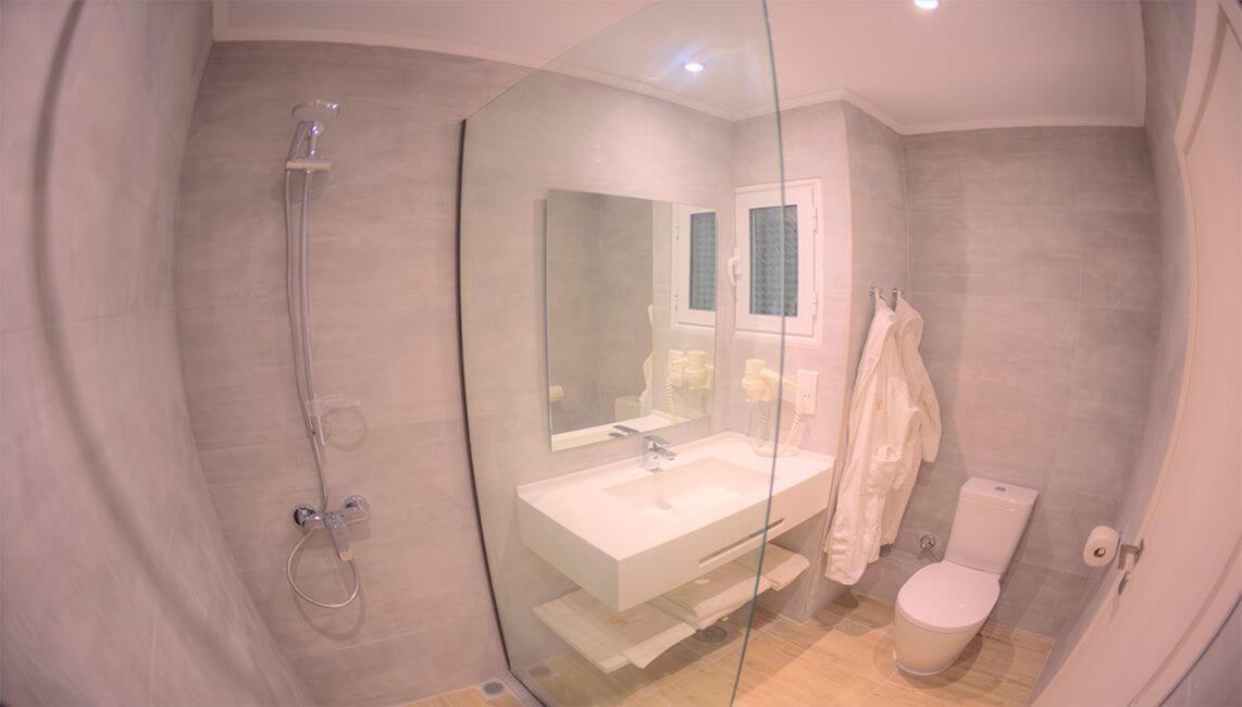Hotel Elea Beach bathroom 1.jpg
