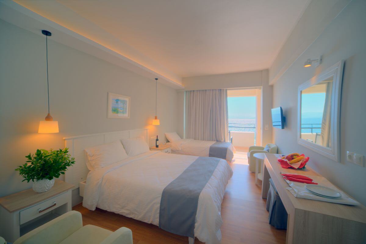 Hotel Elea Beach triple room 1.jpg
