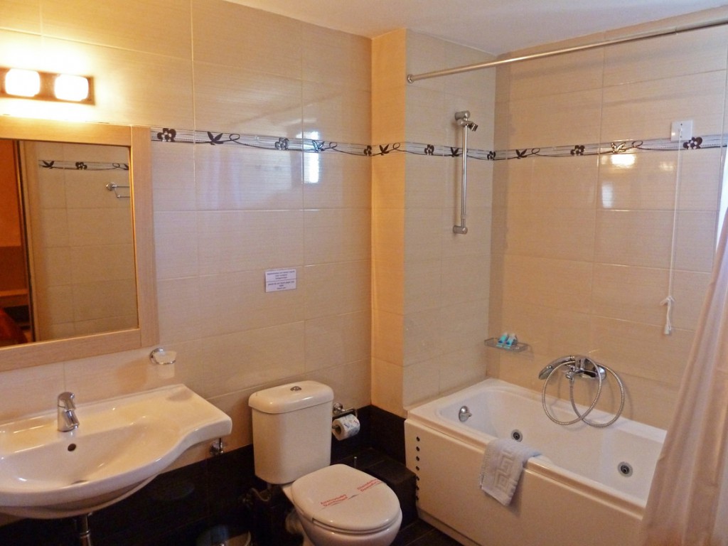 Hotel Eleana bathroom.jpg