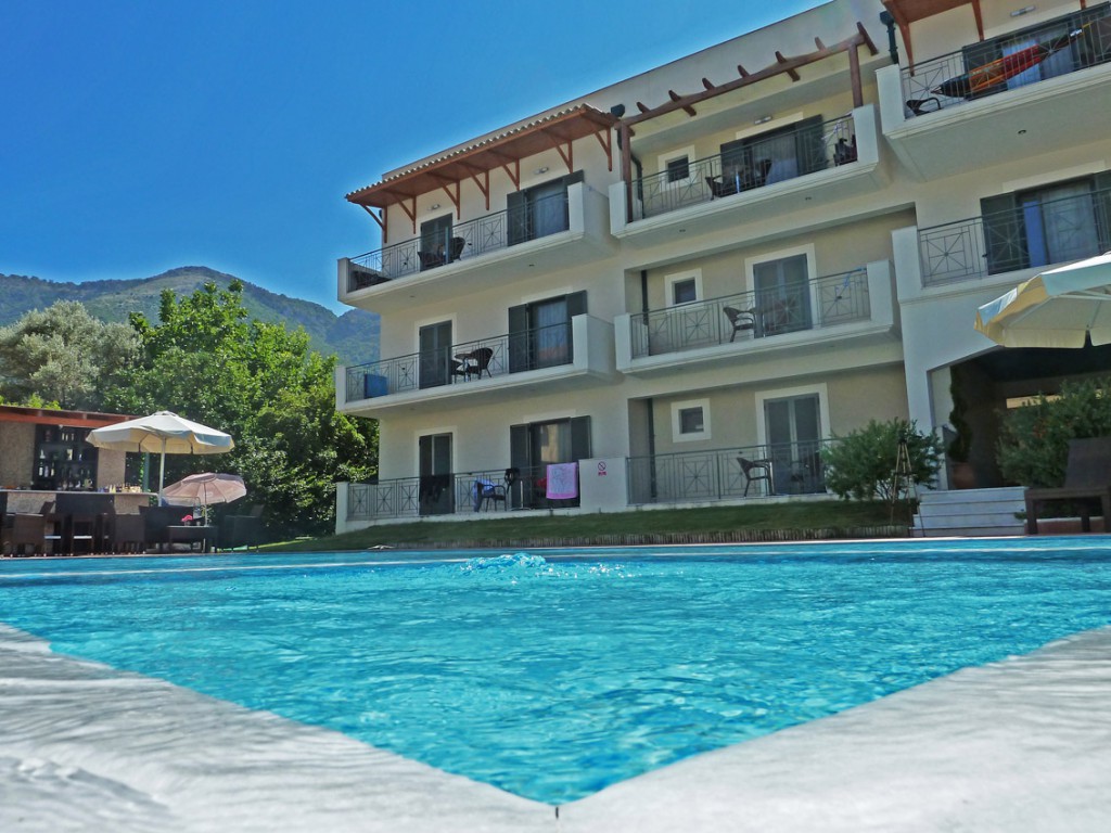 Hotel Eleana pool 1.jpg