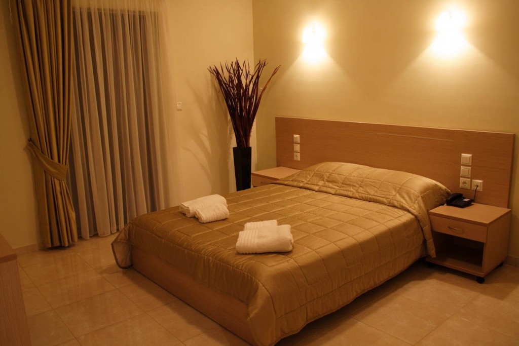 Hotel Eleana superior suite 1.jpg