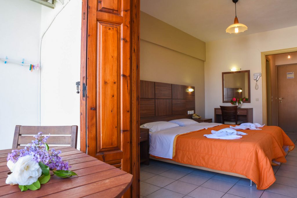 Hotel Eleana Marina double room 3.jpg