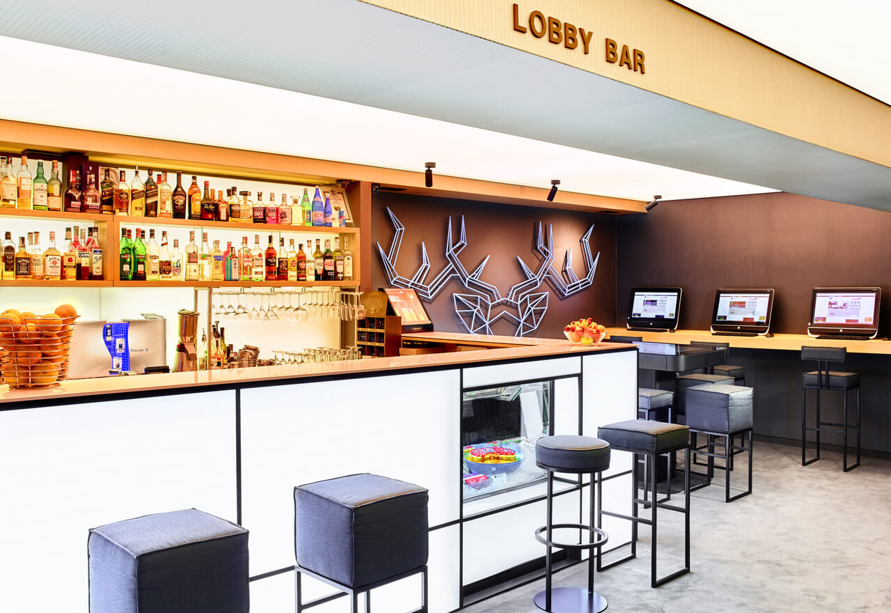 Lucky Bansko - lobi bar.jpeg