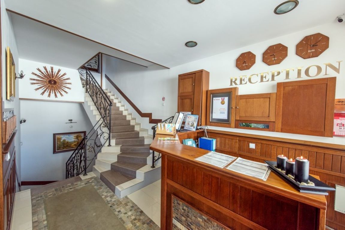 Hotel MPM Merryan-recepcija.jpg