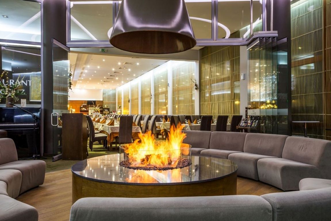 Hotel Orlovetz-Lobby bar.jpg