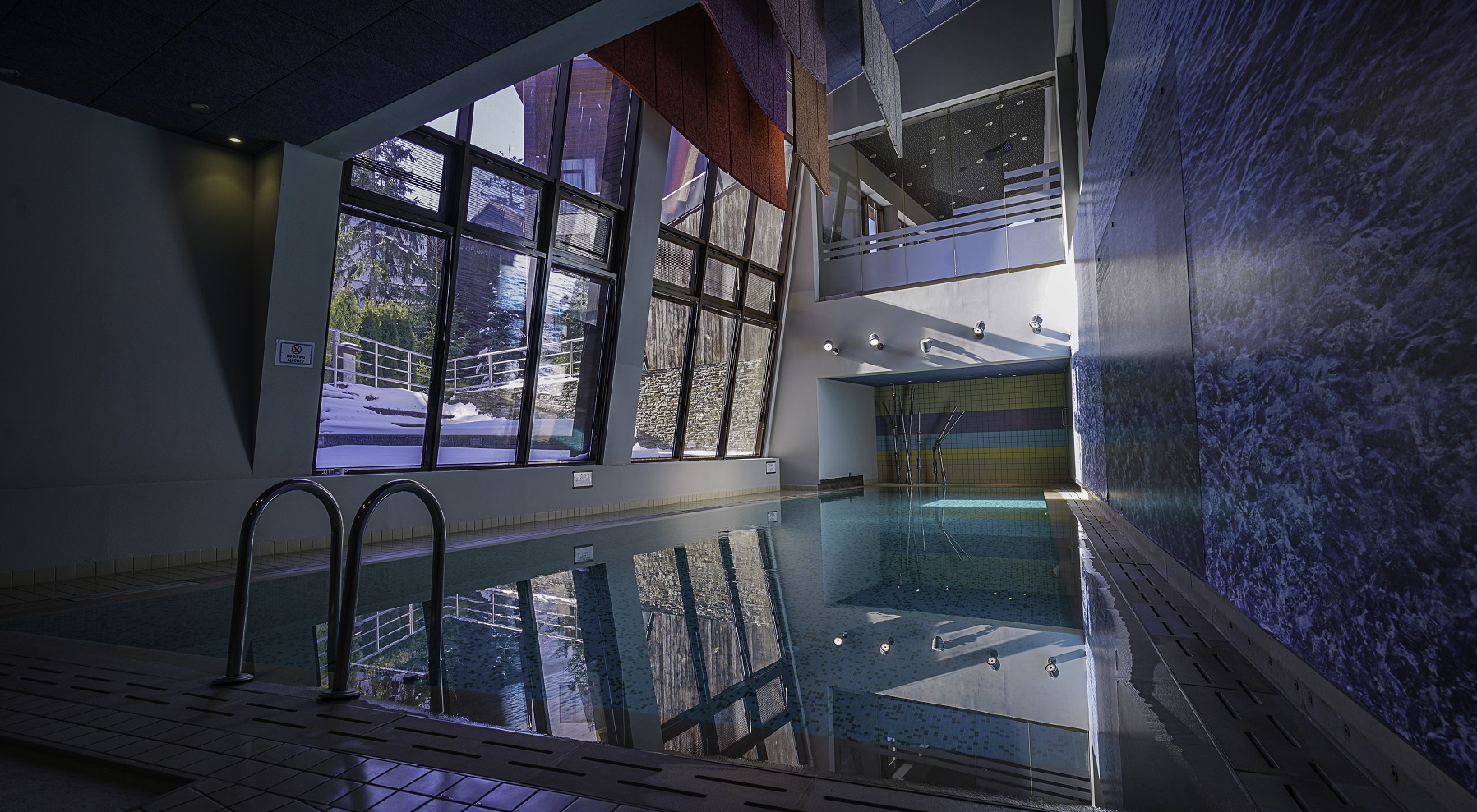 Hotel Euphoria Club Spa-Zatvoreni bazen.jpg