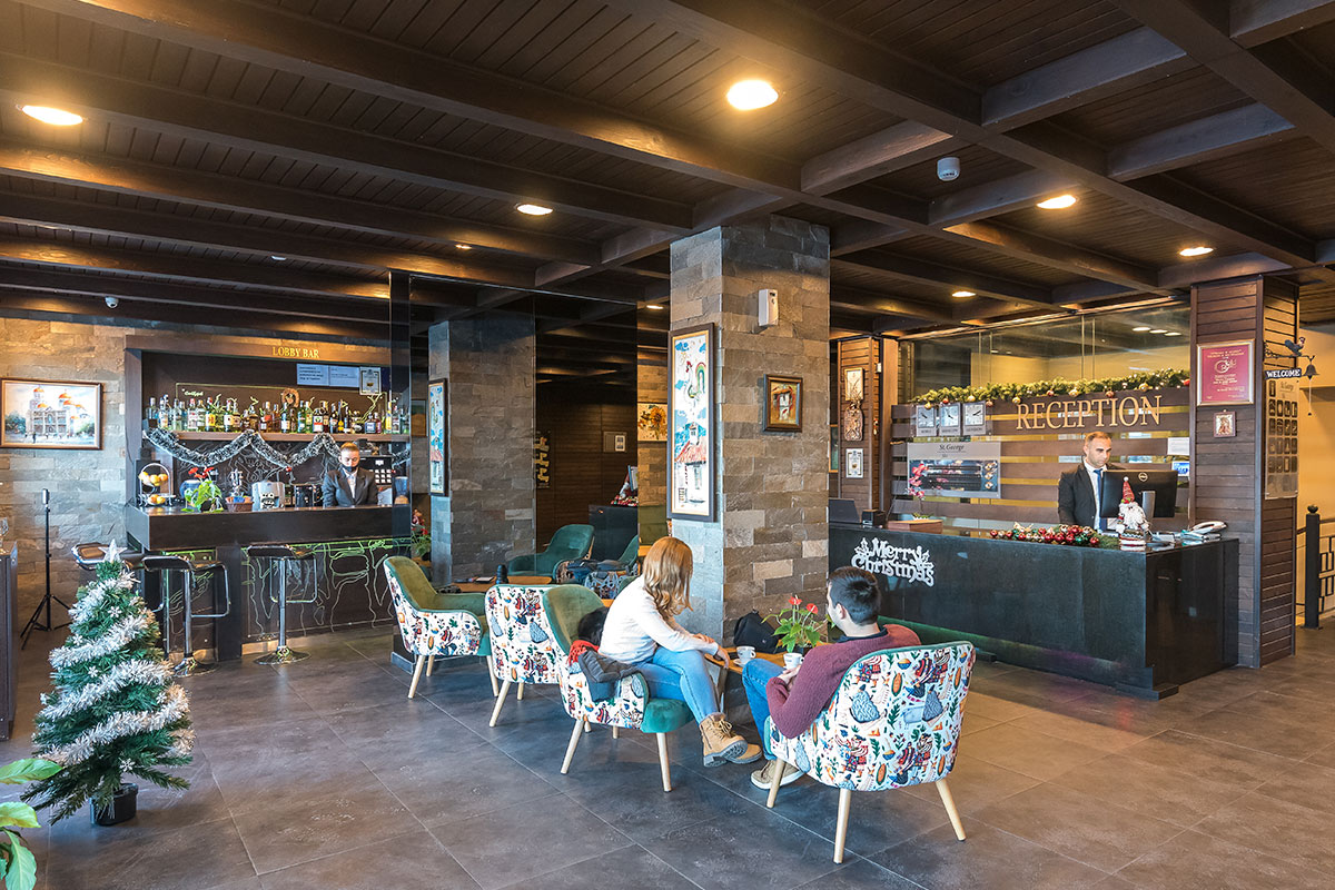 Hotel St George Ski & Holiday-Recepcija.jpg