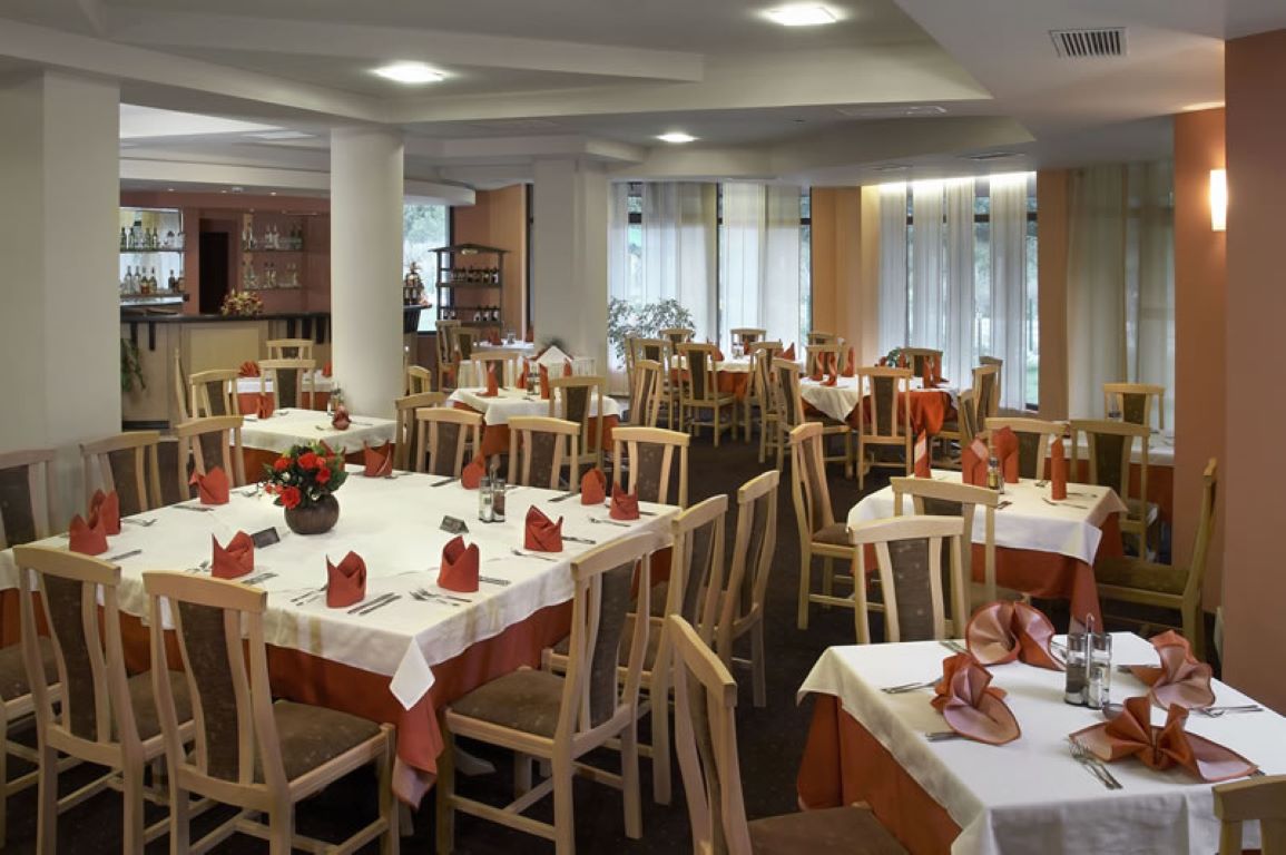 Orpheus Hotel Bansko-Restoran.jpg