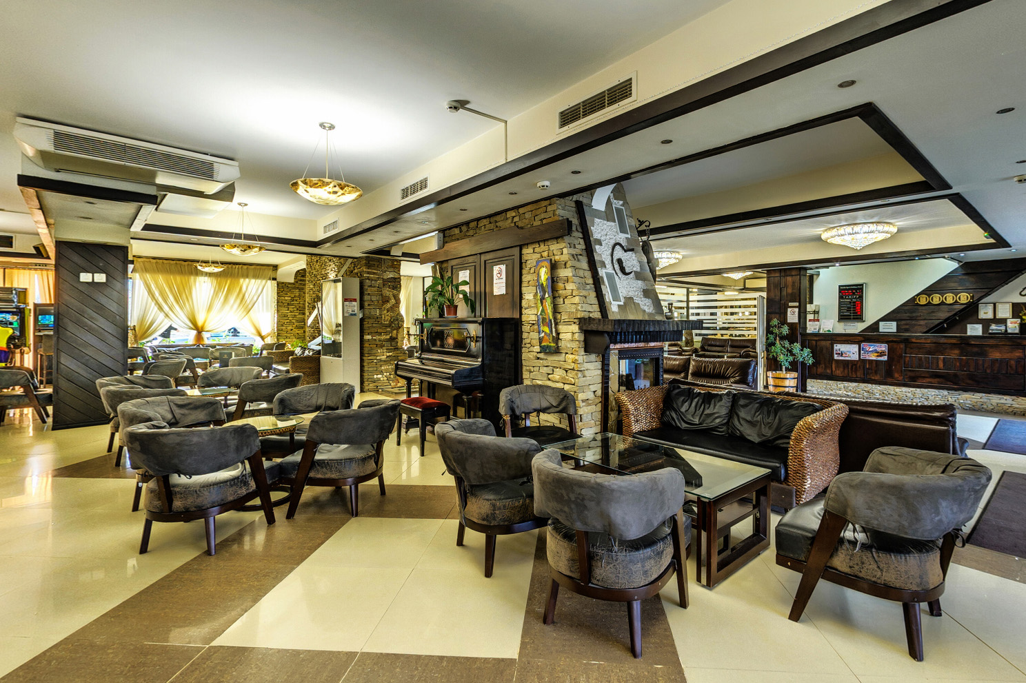 Bansko Spa & Holidays Hotel-Lobby bar.jpg