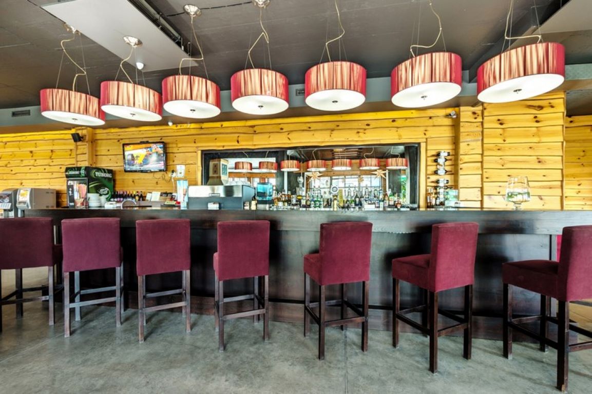 Hotel Three Mountains Boutique-Lobby bar.jpg