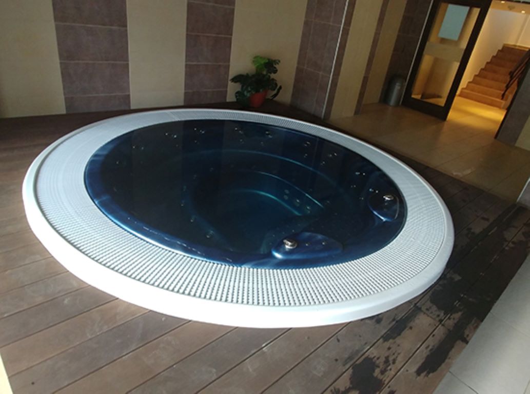 Mountain Paradise 3 Hotel-Djakuzi.jpg