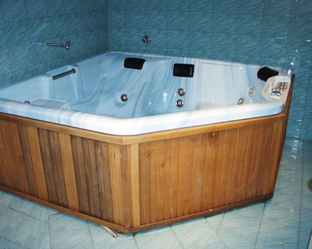 Victoria Hotel-Djakuzi.jpg