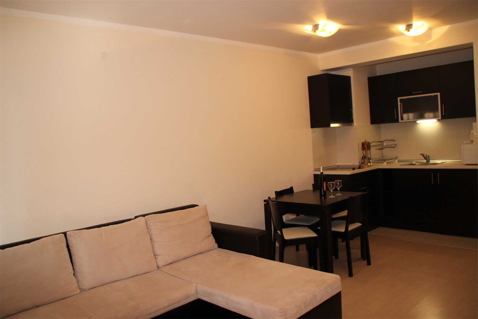 Borovets Gardens Hotel-Dvosoban apartman dnevna soba.jpg
