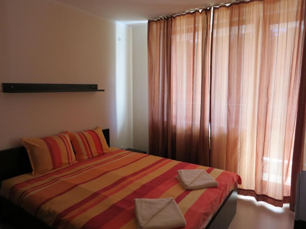 Hotel Borovets Gardens-Dvosoban apartman spavaca soba.jpg