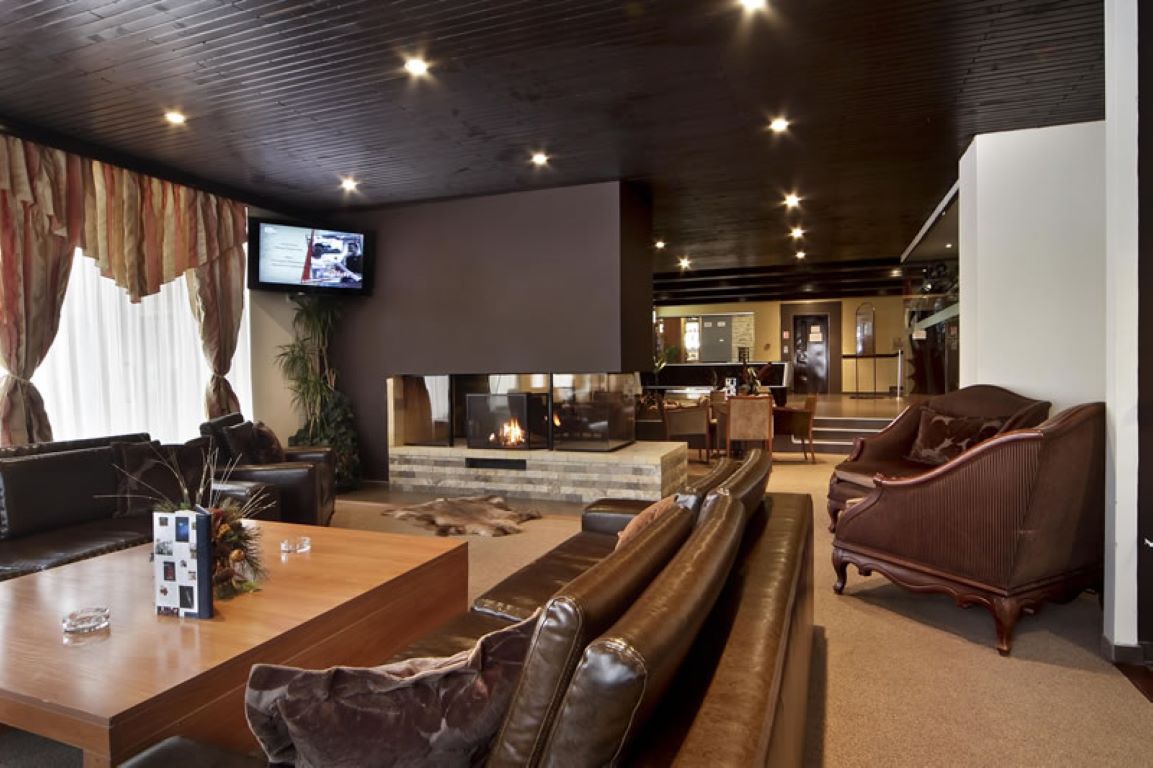 Hotel Snezhanka-Lobby bar.jpg
