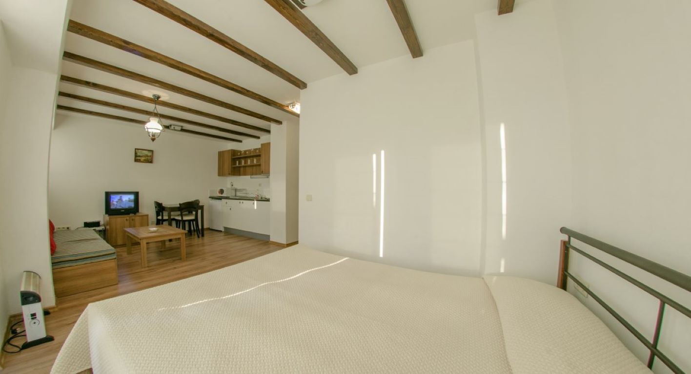 Hotel Green Life Family Apartments-Studio.jpg