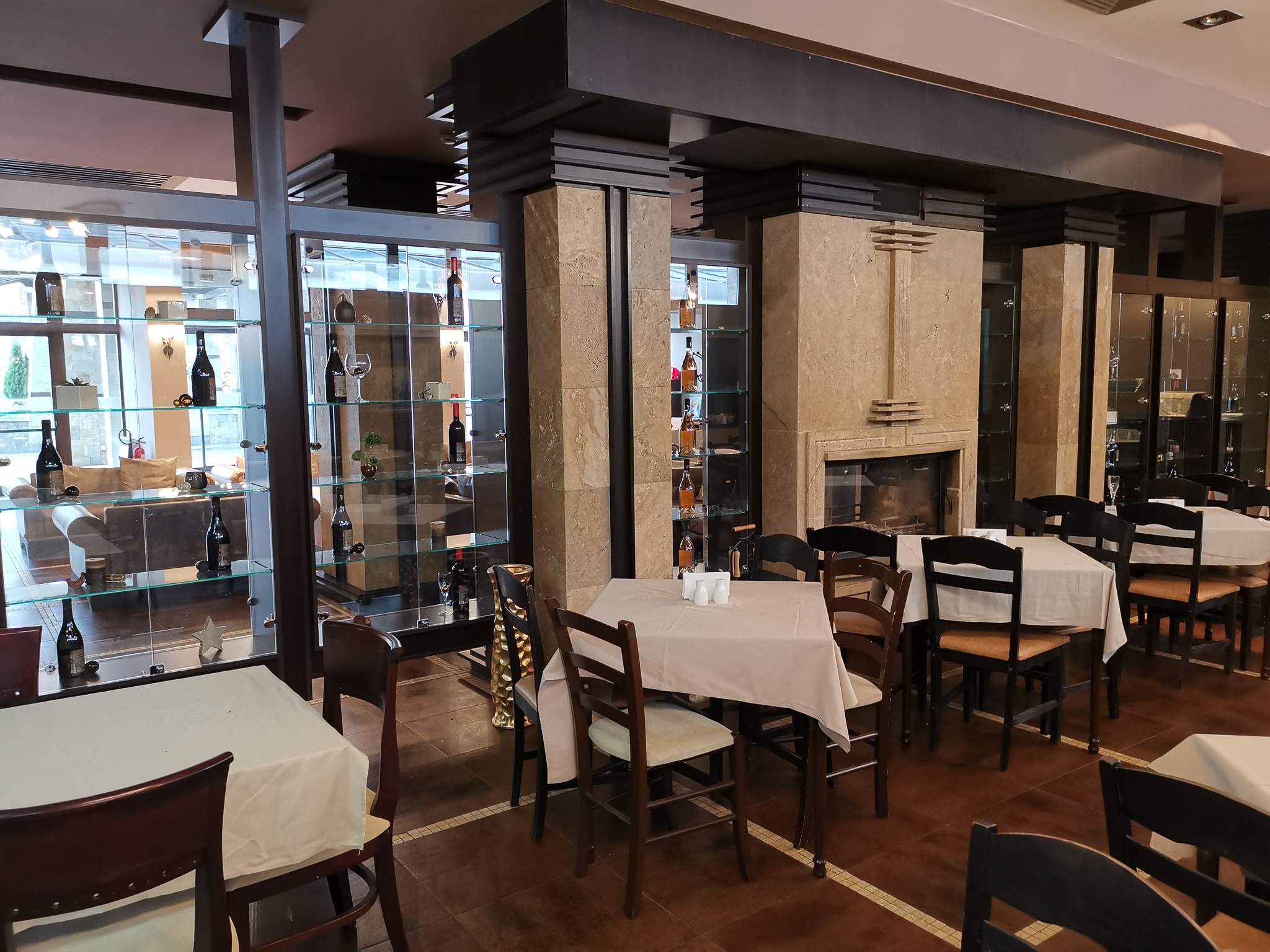 Hotel Trinity Residence-Restoran.jpg