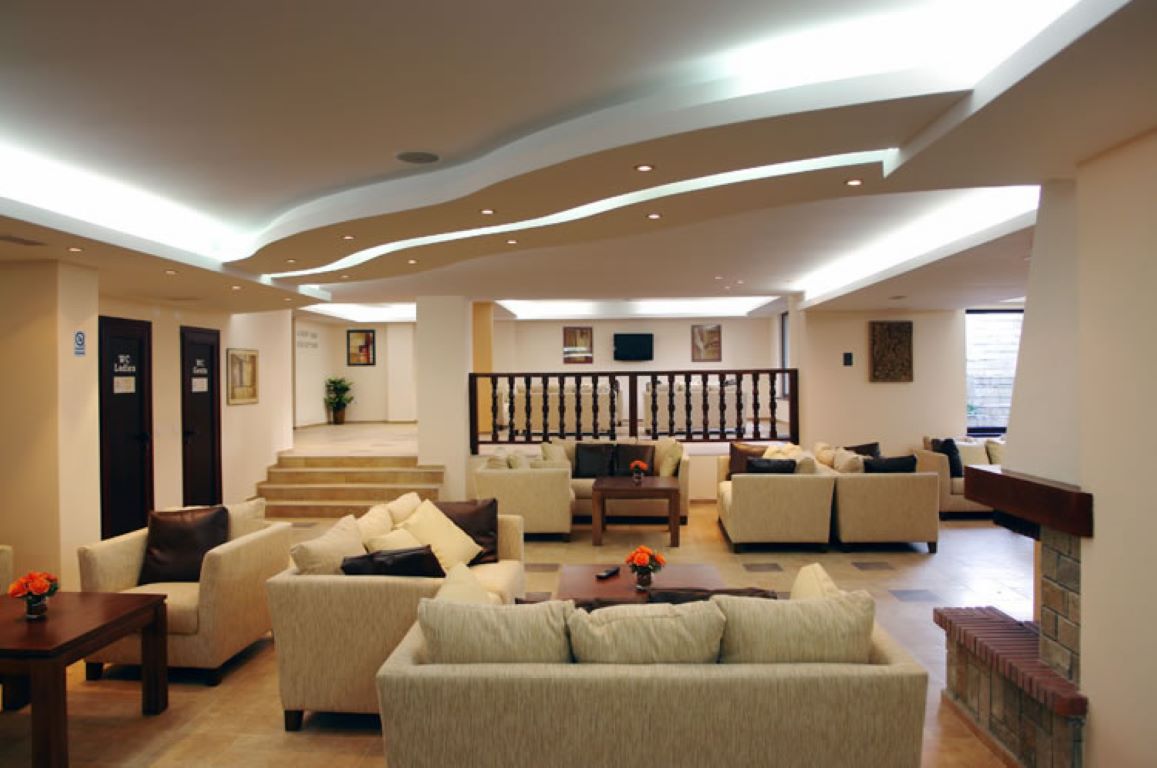 Hotel Winslow Elegance-Lobby.jpg