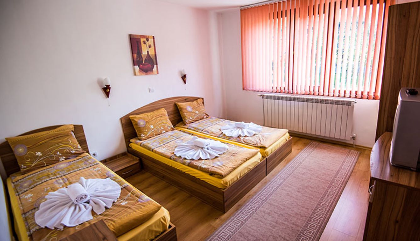 Vien Hotel-Trokrevetna soba.jpg