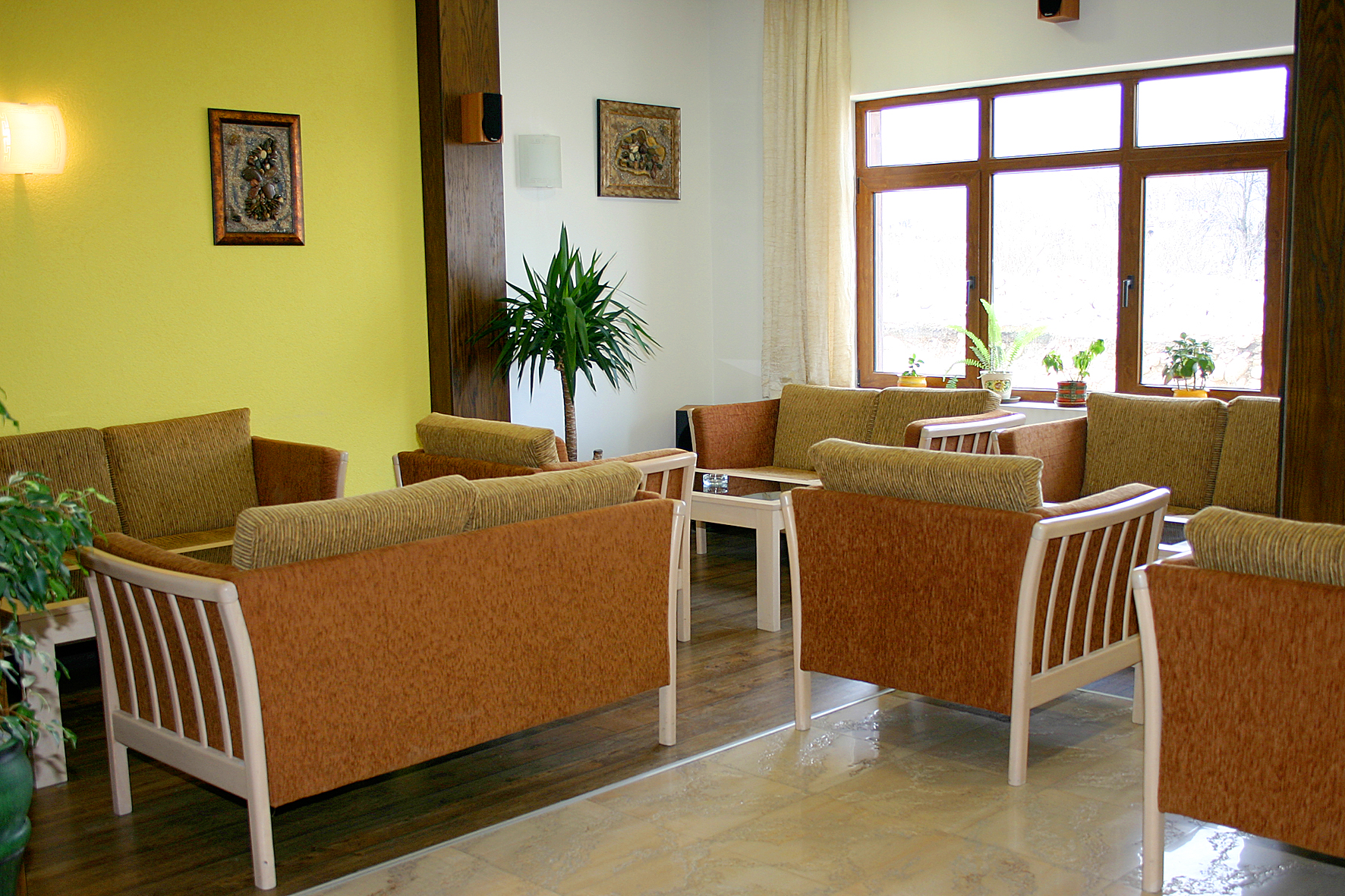Hotel Iceberg Bansko-Lobby.jpg