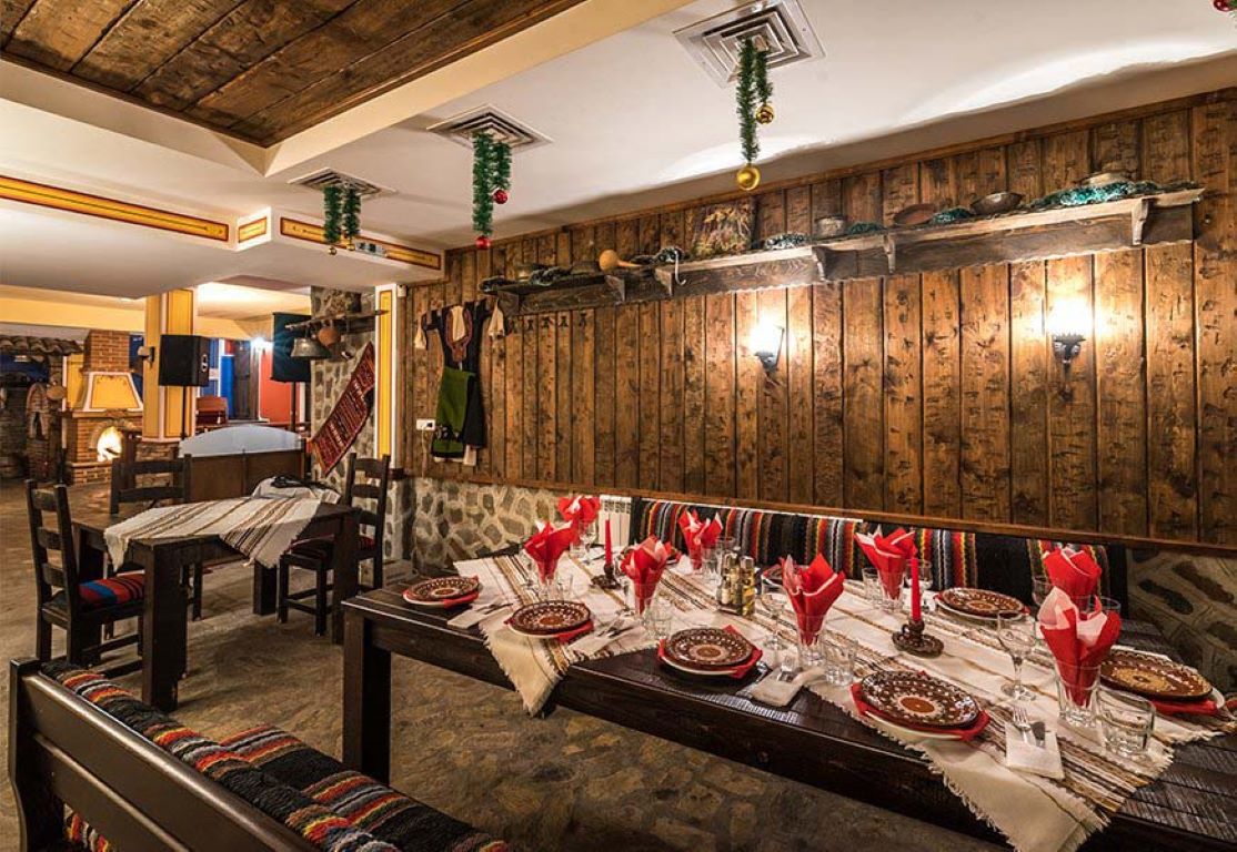 Hotel Iceberg-Taverna.jpg