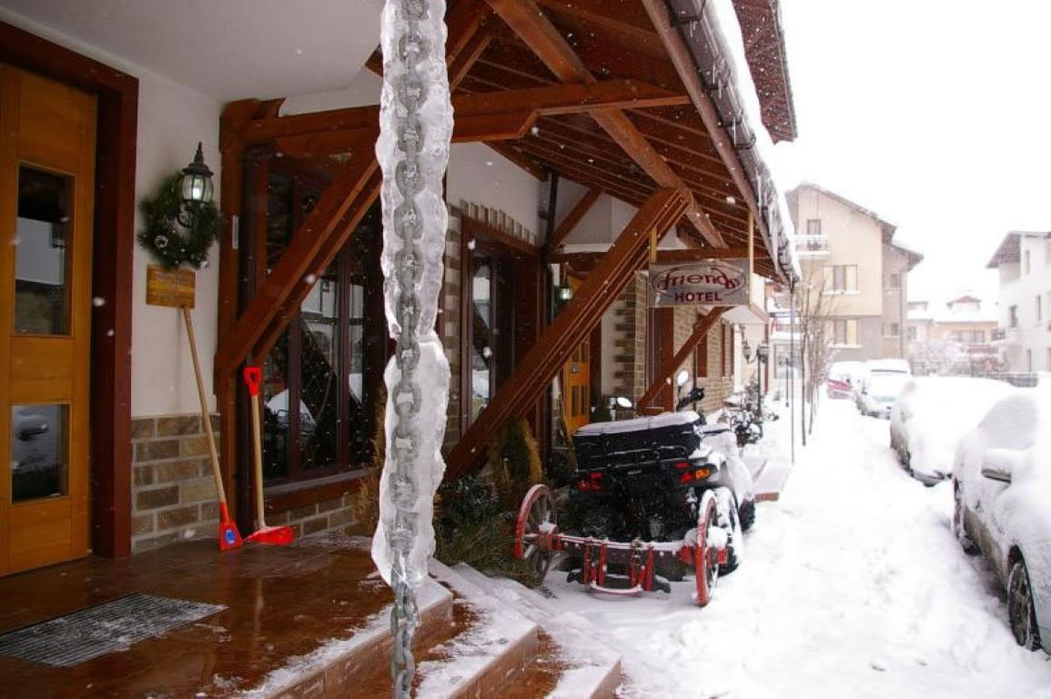 Friends Bansko-Hotel zima.jpg