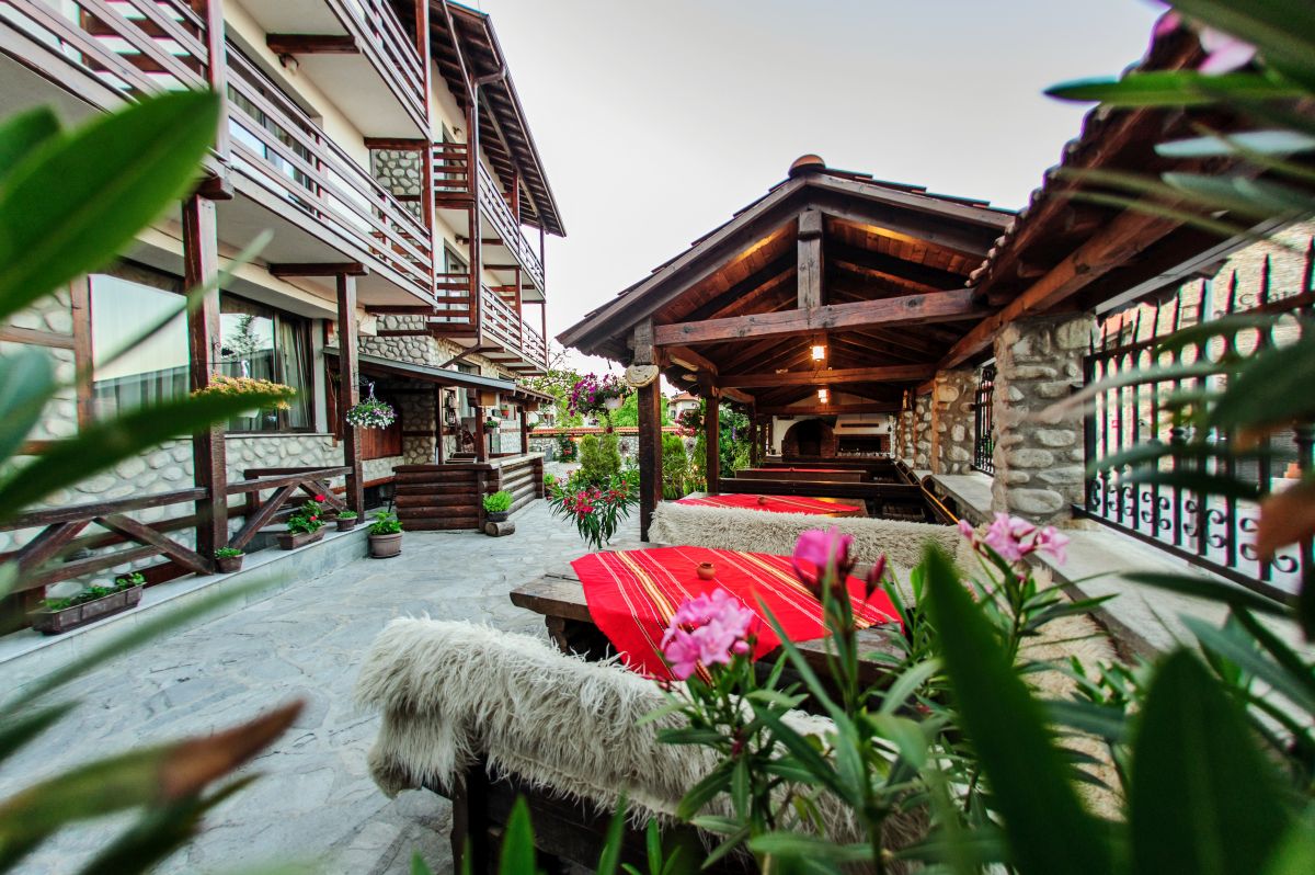 Dumanov Bansko-Letnja Basta.jpg