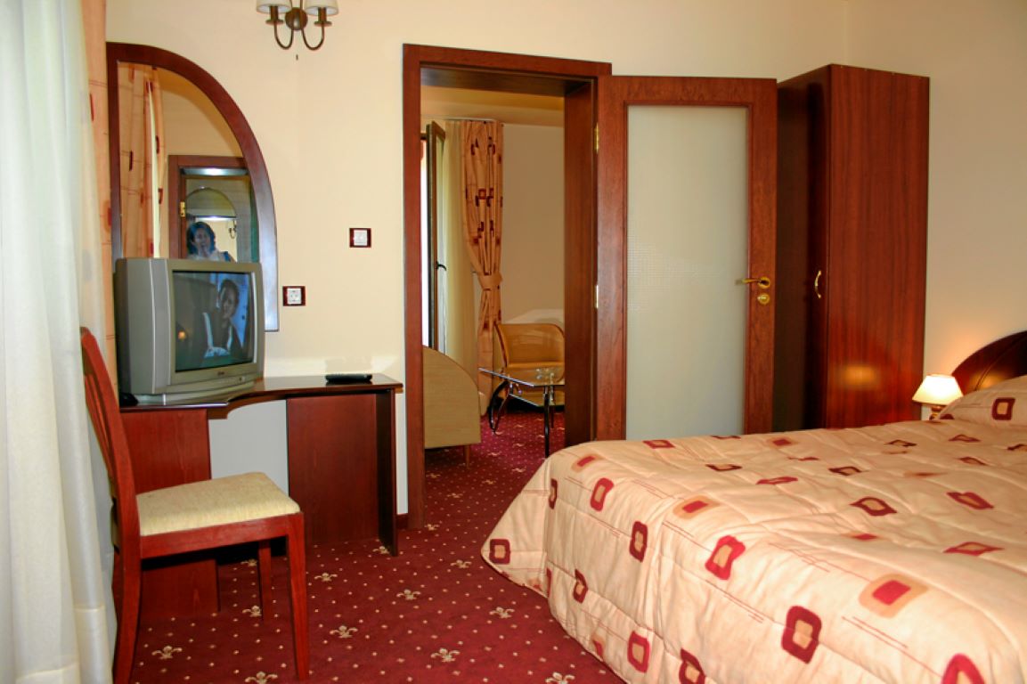 Club Hotel Martin-Porodicni suite.jpg