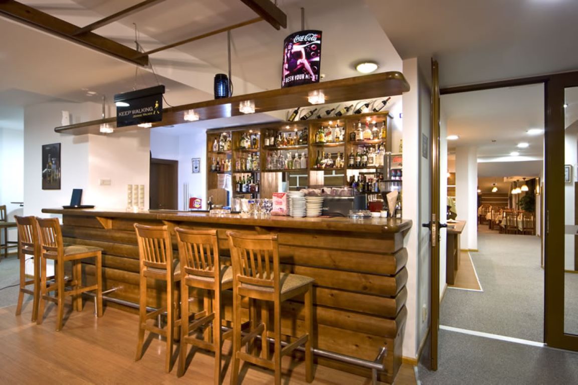 Hotel Yanakiev Borovets-Lobby.jpg