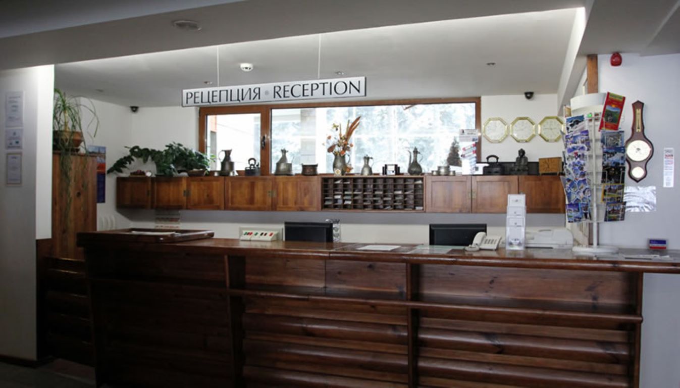Yanakiev Borovets-Recepcija.jpg