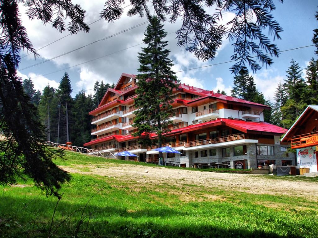 Yanakiev Hotel-Leto.jpg