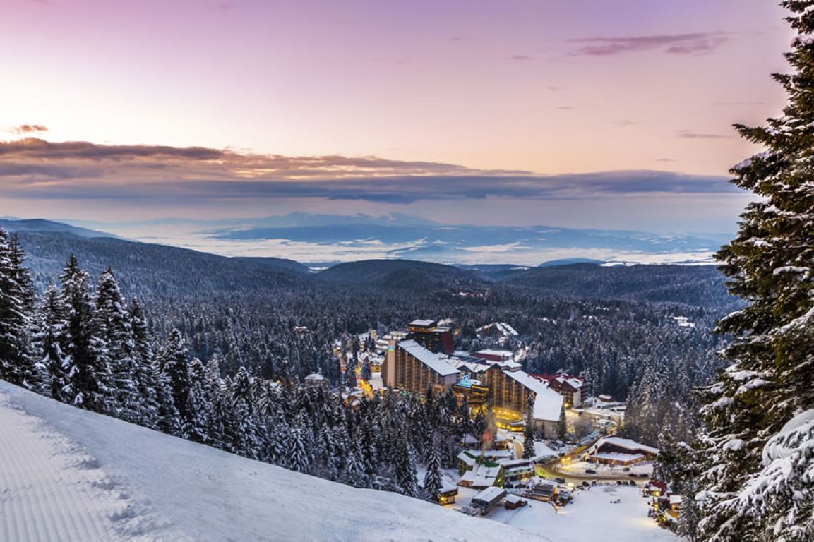 Rila Hotel Borovets-Pogled na hotel.jpg