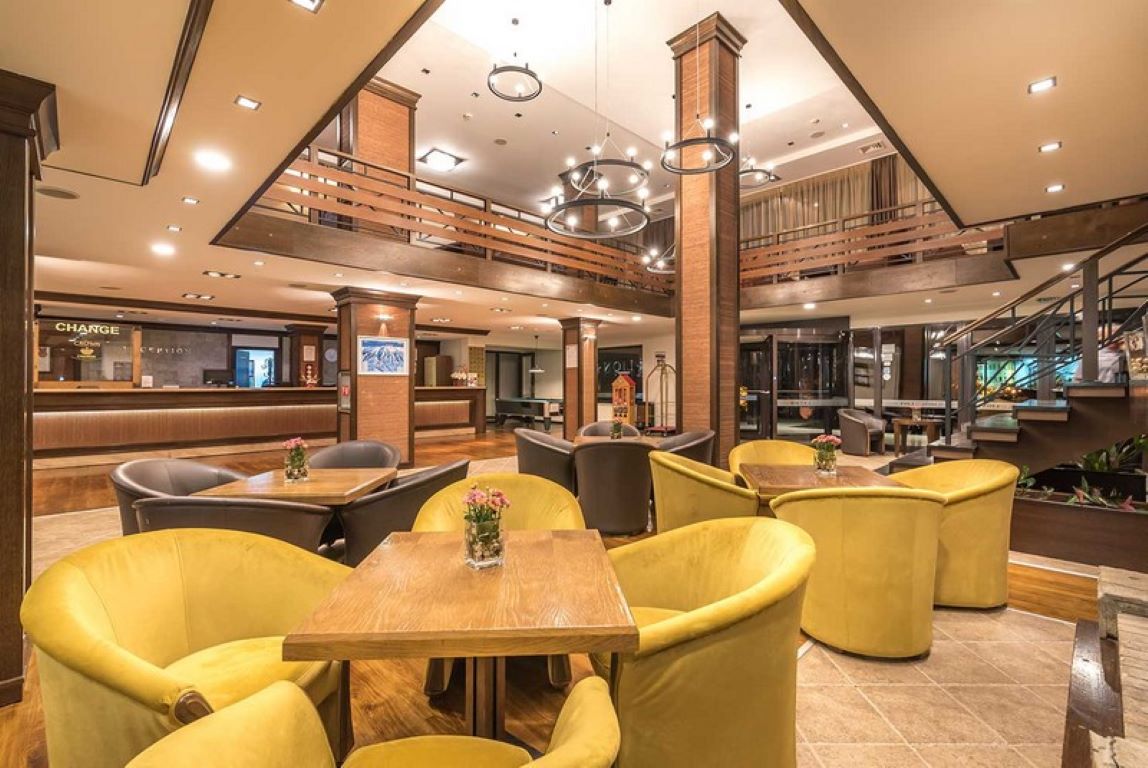 Lion Hotel-Lobby bar.jpg